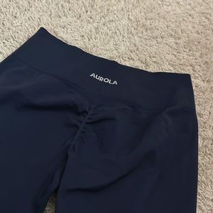 -BRAND NEW- AUROLA Navy Leggings!